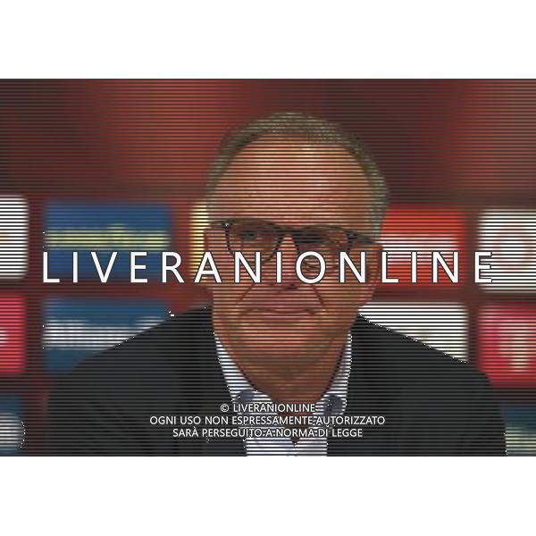 firo Fu§ball, Fussball, 06.08.2016 1. Bundesliga, 1. BL Saison 2016/2017 Team Presentation, TeamprŠsentation, FC Bayern MŸnchen, Muenchen, FCB Pressekonferenz FCB Vorstand, Vorstandsvorsitzender, Bayern-Boss, Boss, Karl-Heinz Kalle Rummenigge, Gestik, Geste $worldrights Es gelten unsere AGB, einsehbar auf www.firosportphoto.de copyright by firo sportphoto: Coesfelder Str.207 48249 DŸlmen www.firosportphoto.de mail@firosportphoto.de (V o l k s b a n k B o c h u m - W i t t e n ) IBAN DE68 4306 0129 0341 1171 00 Tel:Ê 02594 - 9916004 Fax:Ê02594 - 9916005 AG ALDO LIVERANI SAS ONLY ITALY