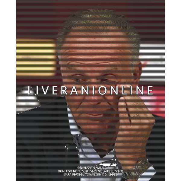 firo Fu§ball, Fussball, 06.08.2016 1. Bundesliga, 1. BL Saison 2016/2017 Team Presentation, TeamprŠsentation, FC Bayern MŸnchen, Muenchen, FCB Pressekonferenz FCB Vorstand, Vorstandsvorsitzender, Bayern-Boss, Boss, Karl-Heinz Kalle Rummenigge, Gestik, Geste, EnttŠuschung enttŠuscht Enttaeuschung enttaeuscht unzufrieden $worldrights Es gelten unsere AGB, einsehbar auf www.firosportphoto.de copyright by firo sportphoto: Coesfelder Str.207 48249 DŸlmen www.firosportphoto.de mail@firosportphoto.de (V o l k s b a n k B o c h u m - W i t t e n ) IBAN DE68 4306 0129 0341 1171 00 Tel:Ê 02594 - 9916004 Fax:Ê02594 - 9916005 AG ALDO LIVERANI SAS ONLY ITALY