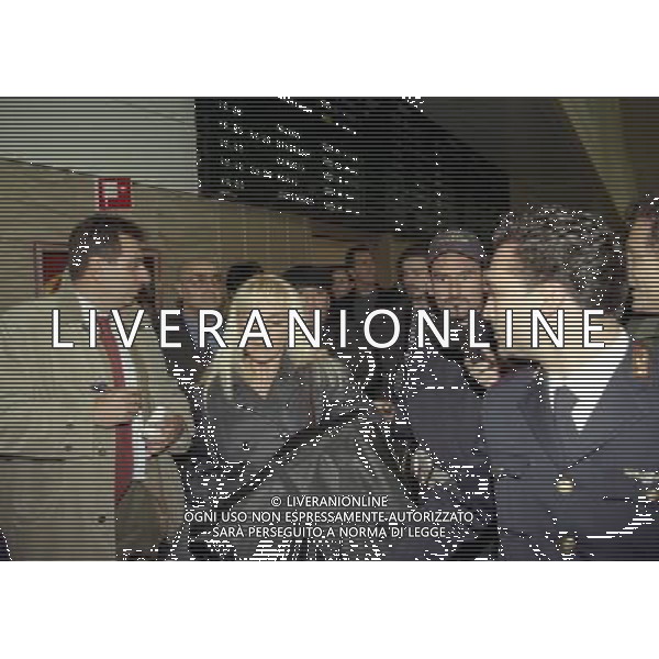 MALPENSA VARESE 27-11-1998 ARRIVO DI DIEGO ARMANDO MARADONA NELLA FOTO DIEGO ARMANDO MARADONE E CLAUDIA VILLAFANE AG ALDO LIVERANI SAS