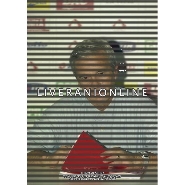 PIACENZA CALCIO 25-09-1999 PRESENTAZIONE DEI NUOVI ACQUISTI FRANCESCO STATUTO ECARMINE GAUTIERI NELLA FOTO LUIGI SIMONI AG ALDO LIVERANI SAS