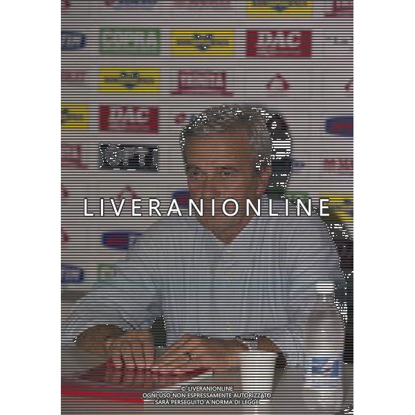 PIACENZA CALCIO 25-09-1999 PRESENTAZIONE DEI NUOVI ACQUISTI FRANCESCO STATUTO ECARMINE GAUTIERI NELLA FOTO LUIGI SIMONI AG ALDO LIVERANI SAS