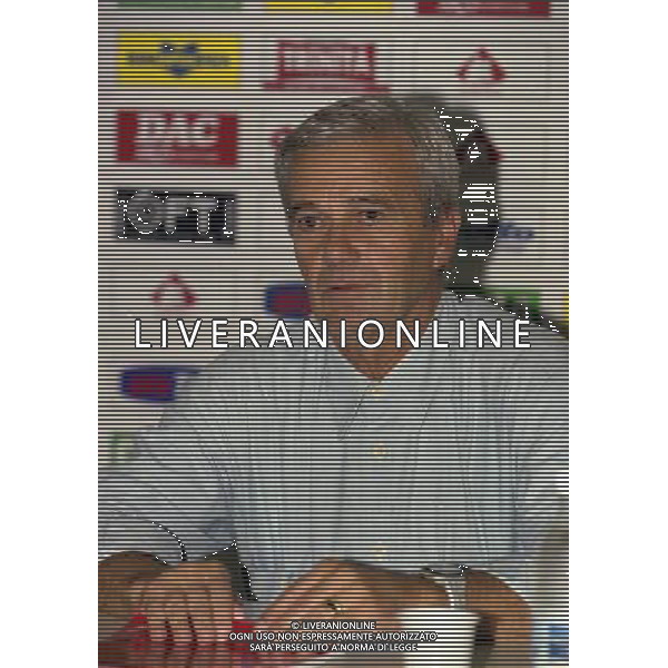 PIACENZA CALCIO 25-09-1999 PRESENTAZIONE DEI NUOVI ACQUISTI FRANCESCO STATUTO ECARMINE GAUTIERI NELLA FOTO LUIGI SIMONI AG ALDO LIVERANI SAS