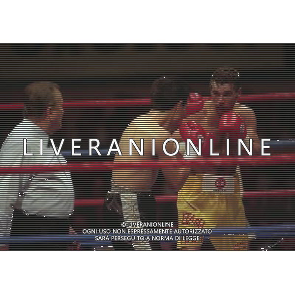 MILANO 20/06/1996 INCONTRO DI BOXE GIOVANNI PARISI GONZALES NELLA FOTO L\'INCONTRO DI PUGILATO TRA GIOVANNI PARISI E GONZALES AG ALDO LIVERANI SAS