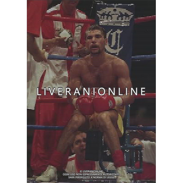 MILANO 20/06/1996 INCONTRO DI BOXE GIOVANNI PARISI GONZALES NELLA FOTO L\'INCONTRO DI PUGILATO TRA GIOVANNI PARISI E GONZALES AG ALDO LIVERANI SAS