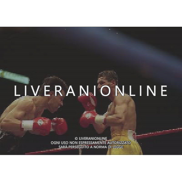 MILANO 20/06/1996 INCONTRO DI BOXE GIOVANNI PARISI GONZALES NELLA FOTO L\'INCONTRO DI PUGILATO TRA GIOVANNI PARISI E GONZALES AG ALDO LIVERANI SAS