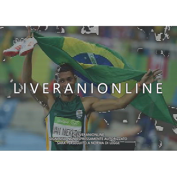 XXXI Olympic Games Giochi Olimpici Rio 2016 Rio de Janeiro - 14.08.2016 Atletica Finale 400m di corsa Maschili Nella Foto:van Niekerk Wayde vince i 400m e record mondiale /Ph.Vitez-Ag. Aldo Liverani