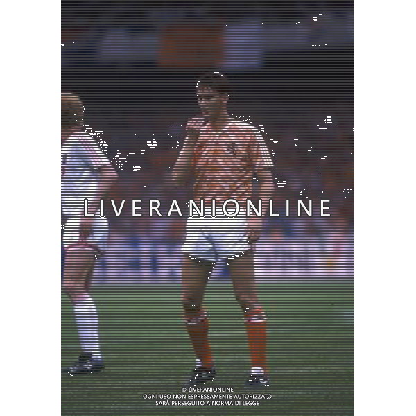 RETROSPETTICA JOHN BOSMAN CALCIATORE NELLA FOTO JOHN BOSMAN CON LA MAGLIA NAZIONALE OLANDA AG ALDO LIVERANI SAS
