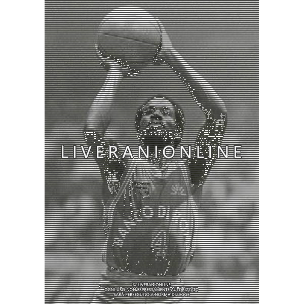 RETROSPETTIVA LARRY WRIGHT BASKET NELLA FOTO LARRY WRIGHT CON LA MAGLIA DI ROMA AG ALDO LIVERANI SAS