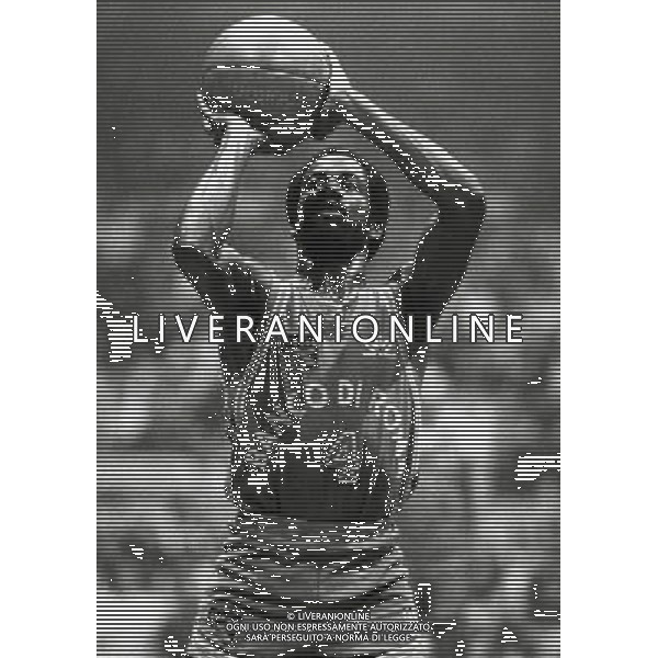 RETROSPETTIVA LARRY WRIGHT BASKET NELLA FOTO LARRY WRIGHT CON LA MAGLIA DI ROMA AG ALDO LIVERANI SAS