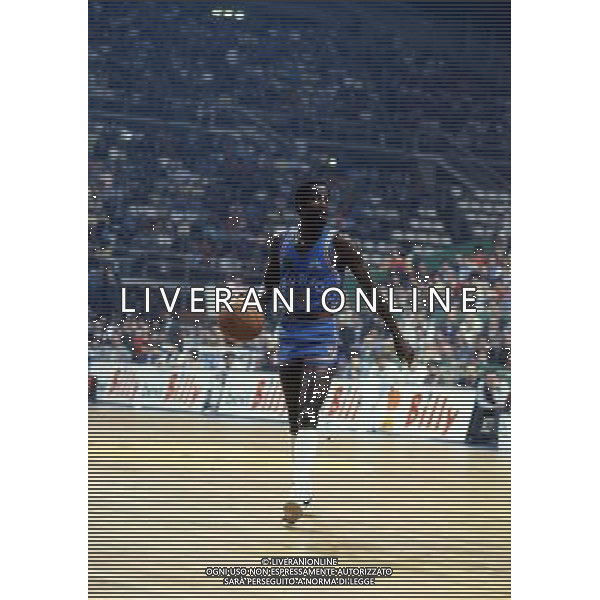 RETROSPETTIVA LARRY WRIGHT BASKET NELLA FOTO LARRY WRIGHT CON LA MAGLIA DI ROMA AG ALDO LIVERANI SAS