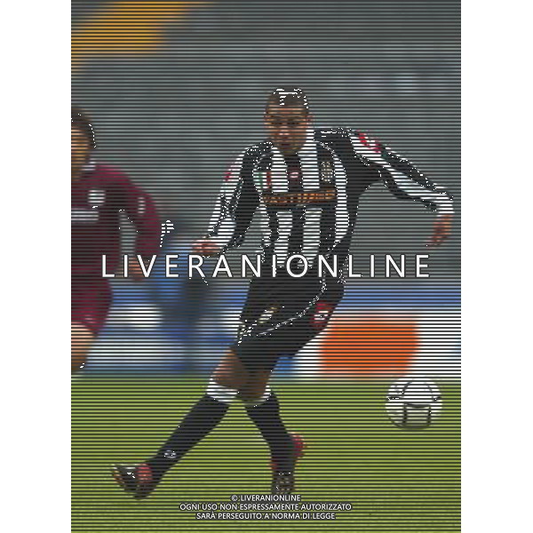 TORINO 12/01/03 JUVENTUS REGGINA NELLA FOTO TREZEGUET DAVID FOTO ALDO LIVERANI