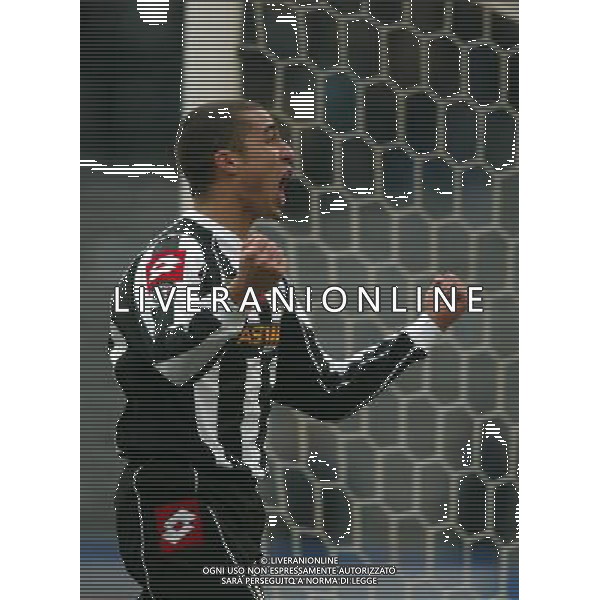TORINO 12/01/03 JUVENTUS REGGINA NELLA FOTO TREZEGUET DAVID FOTO ALDO LIVERANI 