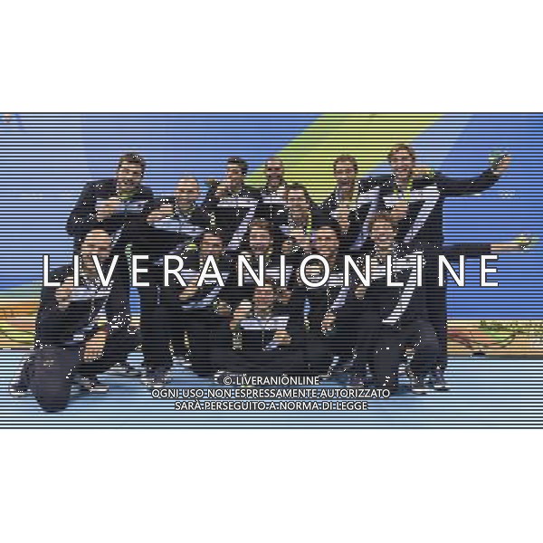 XXXI Olympic Games Giochi Olimpici Rio 2016 Rio de Janeiro - 20.08.2016 Finale per la Medaglia di Bronzo di Pallanuoto Maschile Italia vs Montenegro Nella Foto:Festeggiamenti del gruppo con la medaglia /Ph.Andrea Staccioli/Deepbluemedia/Insidefoto/Vitez-Ag. Aldo Liverani