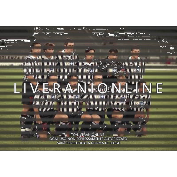 TORINO 29-08-1998 SUPERCOPPA ITALIANA JUVENTUS LAZIO NELLA FOTO LA FORMAZIONE DELLA JUVENTUS MARK IULIANO-ALESSIO TACCHINARDI-IGOR TUDOR-FILIPPO INZAGHI-ANGELO PERUZZI-ZINEDINE ZIDANE SED ALESSANDRO BIRINDELLI-ALESSANDRO DEL PIERO-DIDIER DESCHAMPS-GIANLUCA PESSOTTO-EDGARD DAVIDS AG ALDO LIVERANI SAS