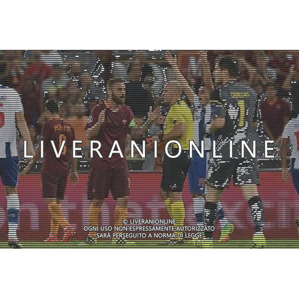 UEFA Champions League 2016-2017 spareggi ritorno - Roma 23.08.2016 - AS Roma vs Porto - nella foto: Daniele De Rossi viene espulso dall\'arbitro Szymon Marciniak / Ph. Corradetti-Ag. Aldo Liverani