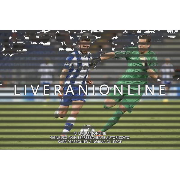 UEFA Champions League 2016-2017 spareggi ritorno - Roma 23.08.2016 - AS Roma vs Porto - nella foto: Miguel Layun supera Wojciech Szczesny e realizza il gol del 2 a 0 / Ph. Corradetti-Ag. Aldo Liverani