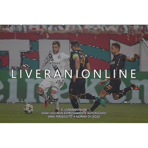 WARSZAWA 23.08.2016 REWANZOWY MECZ IV RUNDA ELIMINACYJNA LIGA MISTRZOW SEZON 2016/17 --- UEFA CHAMPIONS LEAGUE QUALIFICATION FOURTH ROUND SECOND LEG MATCH IN WARSAW: LEGIA WARSZAWA - DUNDALK FC LUKASZ BROZ ANDY BOYLE DANE MASSEY FOT. PIOTR KUCZA/NEWSPIX.PL --- Newspix.pl AG ALDO LIVERANI SAS ONLY ITALY *** Local Caption *** www.newspix.pl mail us: info@newspix.pl call us: 0048 022 23 22 222 --- Polish Picture Agency by Ringier Axel Springer Poland