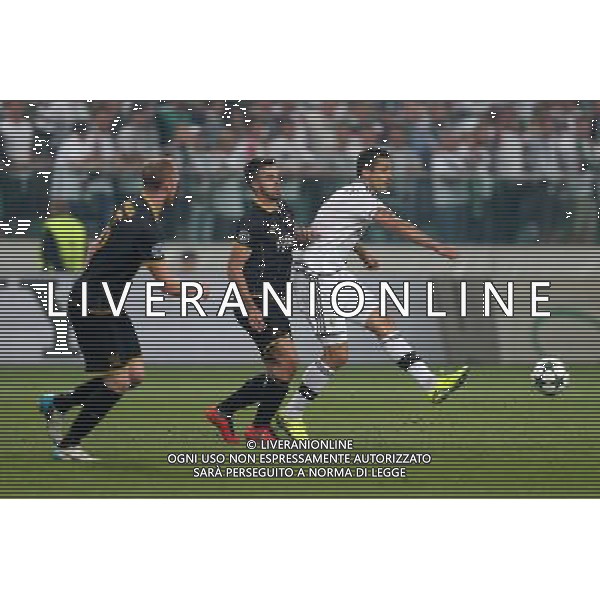 WARSZAWA 23.08.2016 REWANZOWY MECZ IV RUNDA ELIMINACYJNA LIGA MISTRZOW SEZON 2016/17 --- UEFA CHAMPIONS LEAGUE QUALIFICATION FOURTH ROUND SECOND LEG MATCH IN WARSAW: LEGIA WARSZAWA - DUNDALK FC ROBERT BENSON TOMASZ JODLOWIEC FOT. PIOTR KUCZA/NEWSPIX.PL --- Newspix.pl AG ALDO LIVERANI SAS ONLY ITALY *** Local Caption *** www.newspix.pl mail us: info@newspix.pl call us: 0048 022 23 22 222 --- Polish Picture Agency by Ringier Axel Springer Poland
