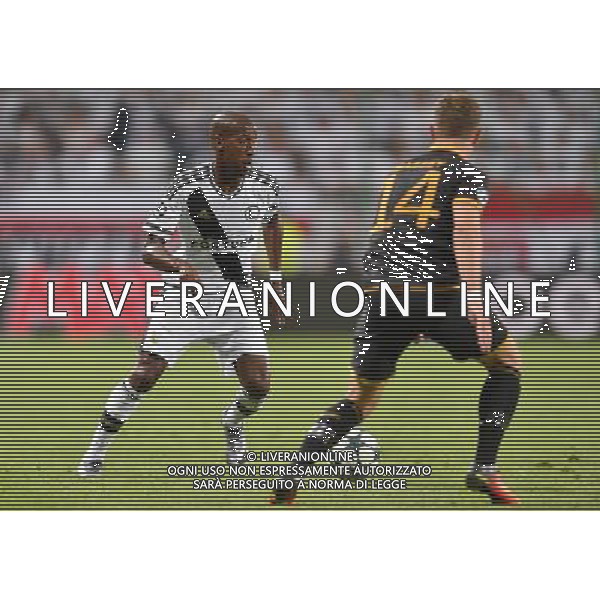 2016.08.23 Warszawa Pilka nozna Liga Mistrzow sezon 2016/2017 IV Runda Kwalifikacji Legia Warszawa - Dundalk FC N/z Steeven Langil, Dane Massey Foto Lukasz Laskowski / PressFocus 2016.08.23 Warszawa Football UEFA Champions League season 2016/2017 Play-offs second leg Legia Warszawa - Dundalk FC Steeven Langil, Dane Massey Credit: Lukasz Laskowski / PressFocus / NEWSPIX.PL --- Newspix.pl AG ALDO LIVERANI SAS ONLY ITALY *** Local Caption *** www.newspix.pl mail us: info@newspix.pl call us: 0048 022 23 22 222 --- Polish Picture Agency by Ringier Axel Springer Poland