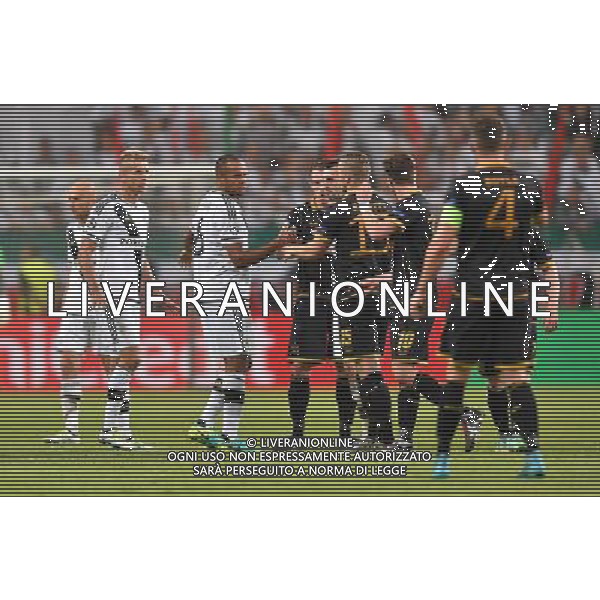 2016.08.23 Warszawa Pilka nozna Liga Mistrzow sezon 2016/2017 IV Runda Kwalifikacji Legia Warszawa - Dundalk FC N/z Igor Lewczuk, Vadis Odjidja-Ofoe, Robbie Benson, Paddy Barrett klotnia, przepychanki Foto Lukasz Laskowski / PressFocus 2016.08.23 Warszawa Football UEFA Champions League season 2016/2017 Play-offs second leg Legia Warszawa - Dundalk FC Igor Lewczuk, Vadis Odjidja-Ofoe, Robbie Benson, Paddy Barrett klotnia, przepychanki Credit: Lukasz Laskowski / PressFocus / NEWSPIX.PL --- Newspix.pl AG ALDO LIVERANI SAS ONLY ITALY *** Local Caption *** www.newspix.pl mail us: info@newspix.pl call us: 0048 022 23 22 222 --- Polish Picture Agency by Ringier Axel Springer Poland