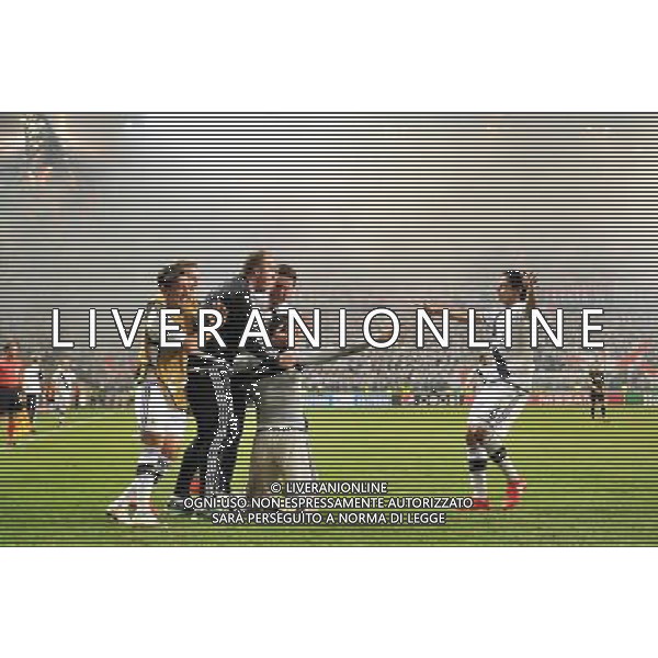 2016.08.23 Warszawa Pilka nozna Liga Mistrzow sezon 2016/2017 IV Runda Kwalifikacji Legia Warszawa - Dundalk FC N/z Michal Kucharczyk gol, radosc, bramka, Besnik Hasi, Guliherme C Marques Foto Lukasz Laskowski / PressFocus 2016.08.23 Warszawa Football UEFA Champions League season 2016/2017 Play-offs second leg Legia Warszawa - Dundalk FC Michal Kucharczyk gol, radosc, bramka, Besnik Hasi, Guliherme C Marques Credit: Lukasz Laskowski / PressFocus / NEWSPIX.PL --- Newspix.pl AG ALDO LIVERANI SAS ONLY ITALY *** Local Caption *** www.newspix.pl mail us: info@newspix.pl call us: 0048 022 23 22 222 --- Polish Picture Agency by Ringier Axel Springer Poland