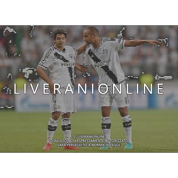 2016.08.23 Warszawa Pilka nozna Liga Mistrzow sezon 2016/2017 IV Runda Kwalifikacji Legia Warszawa - Dundalk FC N/z Guliherme C Marques, Vadis Odjidja-Ofoe Foto Lukasz Laskowski / PressFocus 2016.08.23 Warszawa Football UEFA Champions League season 2016/2017 Play-offs second leg Legia Warszawa - Dundalk FC Guliherme C Marques, Vadis Odjidja-Ofoe Credit: Lukasz Laskowski / PressFocus / NEWSPIX.PL --- Newspix.pl AG ALDO LIVERANI SAS ONLY ITALY *** Local Caption *** www.newspix.pl mail us: info@newspix.pl call us: 0048 022 23 22 222 --- Polish Picture Agency by Ringier Axel Springer Poland