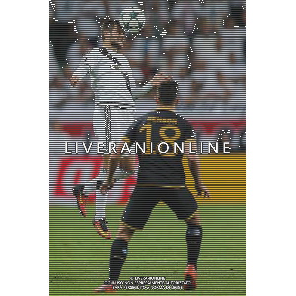 2016.8.23, Warszawa , UEFA Champions League , Legia Warsaw - Dundalk FC , Liga Mistrzow , Legia Warszawa - Dundalk FC n z Lukasz Broz (Legia), Robert Benson (Dundalk) fot. Tomasz Jastrzebowski / Foto Olimpik / NEWSPIX.PL --- Newspix.pl AG ALDO LIVERANI SAS ONLY ITALY *** Local Caption *** www.newspix.pl mail us: info@newspix.pl call us: 0048 022 23 22 222 --- Polish Picture Agency by Ringier Axel Springer Poland