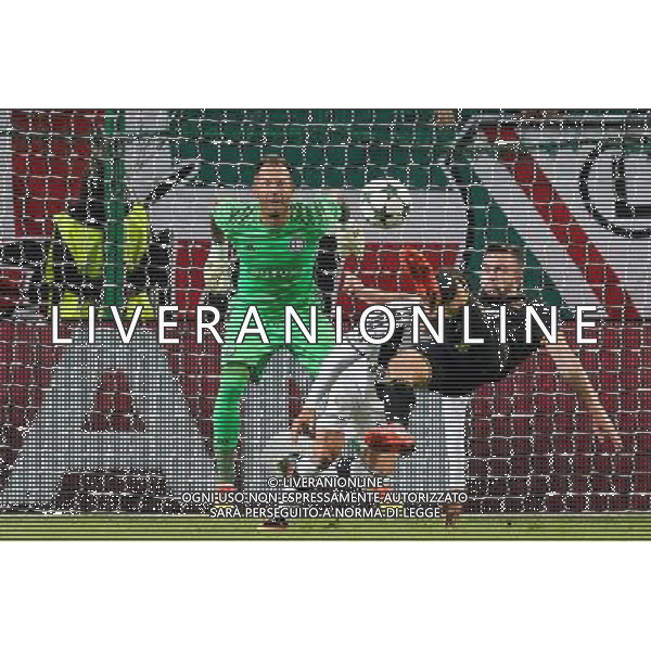 2016.8.23, Warszawa , UEFA Champions League , Legia Warsaw - Dundalk FC , Liga Mistrzow , Legia Warszawa - Dundalk FC n z Robert Benson (Dundalk), Arkadiusz Malarz (Legia) fot. Tomasz Jastrzebowski / Foto Olimpik / NEWSPIX.PL --- Newspix.pl AG ALDO LIVERANI SAS ONLY ITALY *** Local Caption *** www.newspix.pl mail us: info@newspix.pl call us: 0048 022 23 22 222 --- Polish Picture Agency by Ringier Axel Springer Poland