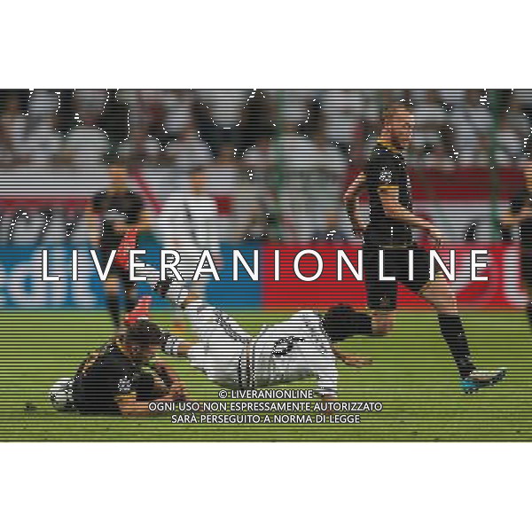 2016.8.23, Warszawa , UEFA Champions League , Legia Warsaw - Dundalk FC , Liga Mistrzow , Legia Warszawa - Dundalk FC n z Dane Massey (Dundalk), Guilherme (Legia) fot. Tomasz Jastrzebowski / Foto Olimpik / NEWSPIX.PL --- Newspix.pl AG ALDO LIVERANI SAS ONLY ITALY *** Local Caption *** www.newspix.pl mail us: info@newspix.pl call us: 0048 022 23 22 222 --- Polish Picture Agency by Ringier Axel Springer Poland