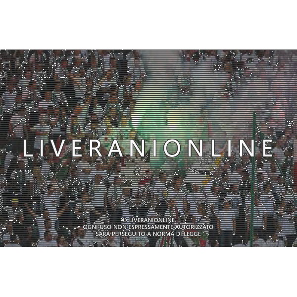 2016.8.23, Warszawa , UEFA Champions League , Legia Warsaw - Dundalk FC , Liga Mistrzow , Legia Warszawa - Dundalk FC n z Kibice Legii Warszawa race pirotechnika fot. Tomasz Jastrzebowski / Foto Olimpik / NEWSPIX.PL --- Newspix.pl AG ALDO LIVERANI SAS ONLY ITALY *** Local Caption *** www.newspix.pl mail us: info@newspix.pl call us: 0048 022 23 22 222 --- Polish Picture Agency by Ringier Axel Springer Poland