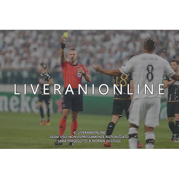 2016.8.23, Warszawa , UEFA Champions League , Legia Warsaw - Dundalk FC , Liga Mistrzow , Legia Warszawa - Dundalk FC n z sedzia Svein Oddvar Moen fot. Tomasz Jastrzebowski / Foto Olimpik / NEWSPIX.PL --- Newspix.pl AG ALDO LIVERANI SAS ONLY ITALY *** Local Caption *** www.newspix.pl mail us: info@newspix.pl call us: 0048 022 23 22 222 --- Polish Picture Agency by Ringier Axel Springer Poland