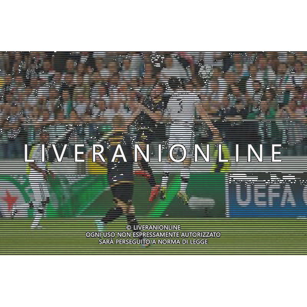 2016.8.23, Warszawa , UEFA Champions League , Legia Warsaw - Dundalk FC , Liga Mistrzow , Legia Warszawa - Dundalk FC n z Robert Benson (Dundalk), Tomasz Jodlowiec (Legia) fot. Tomasz Jastrzebowski / Foto Olimpik / NEWSPIX.PL --- Newspix.pl AG ALDO LIVERANI SAS ONLY ITALY *** Local Caption *** www.newspix.pl mail us: info@newspix.pl call us: 0048 022 23 22 222 --- Polish Picture Agency by Ringier Axel Springer Poland