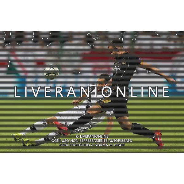 2016.8.23, Warszawa , UEFA Champions League , Legia Warsaw - Dundalk FC , Liga Mistrzow , Legia Warszawa - Dundalk FC n z Robert Benson (Dundalk), Tomasz Jodlowiec (Legia) fot. Tomasz Jastrzebowski / Foto Olimpik / NEWSPIX.PL --- Newspix.pl AG ALDO LIVERANI SAS ONLY ITALY *** Local Caption *** www.newspix.pl mail us: info@newspix.pl call us: 0048 022 23 22 222 --- Polish Picture Agency by Ringier Axel Springer Poland