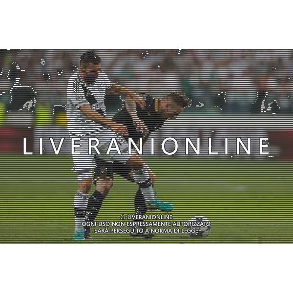 2016.8.23, Warszawa , UEFA Champions League , Legia Warsaw - Dundalk FC , Liga Mistrzow , Legia Warszawa - Dundalk FC n z Nemanja Nikolic (Legia), Dane Massey (Dundalk) fot. Tomasz Jastrzebowski / Foto Olimpik / NEWSPIX.PL --- Newspix.pl AG ALDO LIVERANI SAS ONLY ITALY *** Local Caption *** www.newspix.pl mail us: info@newspix.pl call us: 0048 022 23 22 222 --- Polish Picture Agency by Ringier Axel Springer Poland