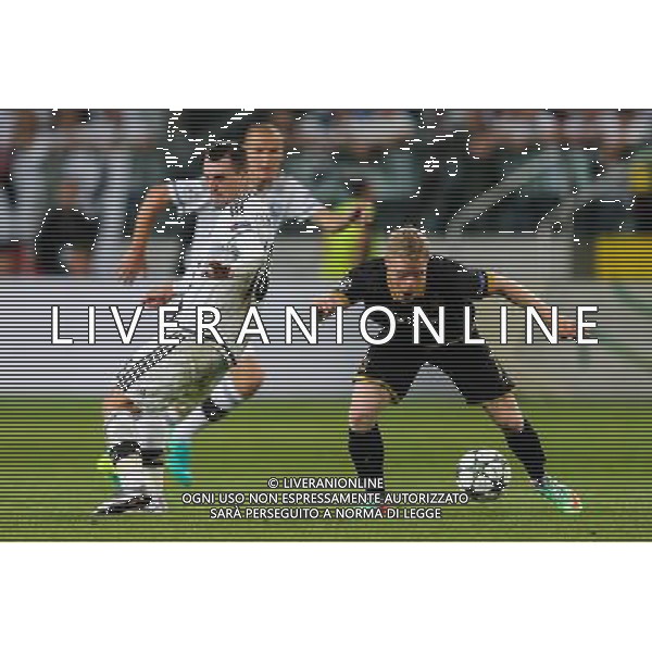 2016.8.23, Warszawa , UEFA Champions League , Legia Warsaw - Dundalk FC , Liga Mistrzow , Legia Warszawa - Dundalk FC n z Daryl Horgan (Dundalk), Michal Kucharczyk (Legia) fot. Tomasz Jastrzebowski / Foto Olimpik / NEWSPIX.PL --- Newspix.pl AG ALDO LIVERANI SAS ONLY ITALY *** Local Caption *** www.newspix.pl mail us: info@newspix.pl call us: 0048 022 23 22 222 --- Polish Picture Agency by Ringier Axel Springer Poland
