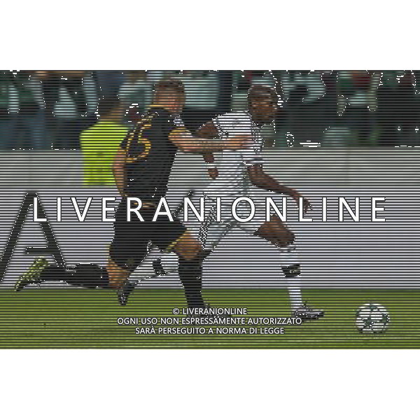 2016.8.23, Warszawa , UEFA Champions League , Legia Warsaw - Dundalk FC , Liga Mistrzow , Legia Warszawa - Dundalk FC n z Steeven Langil (Legia), Patrick Barrett (Dundalk) fot. Tomasz Jastrzebowski / Foto Olimpik / NEWSPIX.PL --- Newspix.pl AG ALDO LIVERANI SAS ONLY ITALY *** Local Caption *** www.newspix.pl mail us: info@newspix.pl call us: 0048 022 23 22 222 --- Polish Picture Agency by Ringier Axel Springer Poland