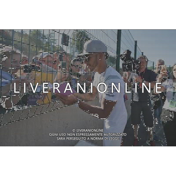 Lewis Hamilton (GBR) Mercedes AMG F1 signs autographs for the fans. 25.08.2016. Formula 1 World Championship, Rd 13, Belgian Grand Prix, Spa Francorchamps, Belgium, Preparation Day. / AGENZIA ALDO LIVERANI SAS - ITALY ONLY EDITORIAL USE ONLY