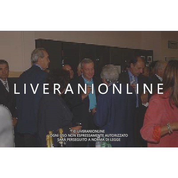 MILANO 30-09-2002 FESTA PER IL PENSIONAMENTO DEL VICE DIRETTORE DELLA GAZZETTA DELLO SPORT ROBERTO MILAZZO NELLA FOTO ROBERTO MILAZZO AG ALDO LIVERANI SAS
