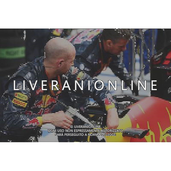 Red Bull Racing RB12 worked on by mechanics in the pits as the race is stopped. 28.08.2016. Formula 1 World Championship, Rd 13, Belgian Grand Prix, Spa Francorchamps, Belgium, Race Day. / AGENZIA ALDO LIVERANI SAS - ITALY ONLY EDITORIAL USE ONLY