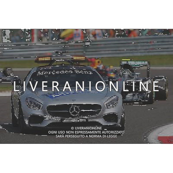 Nico Rosberg (GER) Mercedes AMG F1 W07 Hybrid leads behind the FIA Safety Car. 28.08.2016. Formula 1 World Championship, Rd 13, Belgian Grand Prix, Spa Francorchamps, Belgium, Race Day. / AGENZIA ALDO LIVERANI SAS - ITALY ONLY EDITORIAL USE ONLY