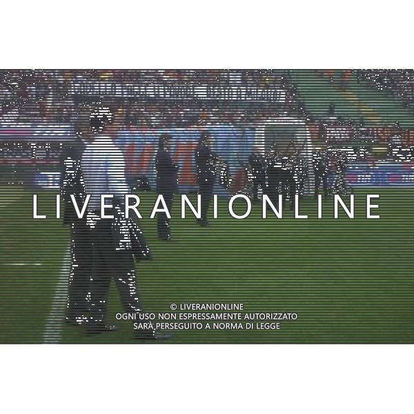 MILANO,31-05-03 DFP/FOTO GIORGIO RAVEZZANI FINALE COPPA ITALIA/ MILAN-ROMA: NELLA FOTO STRISCIONE DEI TIFOSI ROMANISTI CONTRO CAPELLO AG ALDO LIVERANI SAS