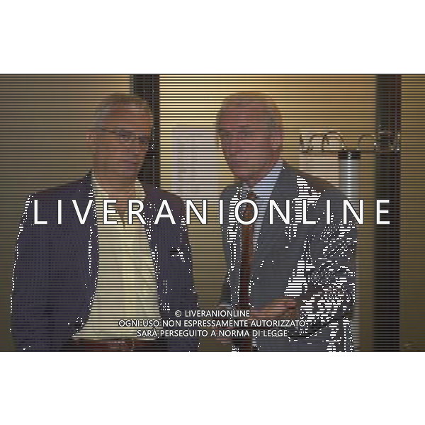 MILANO,09-07-02 DFP/ FOTO GIORGIO RAVEZZANI GIOVANNI TRAPATTONI IN GAZZETTA DELLO SPORT NELLA FOTO GIOVANNI TRAPATTONI CON LUDOVICO MARADEI AG ALDO LIVERANI SAS