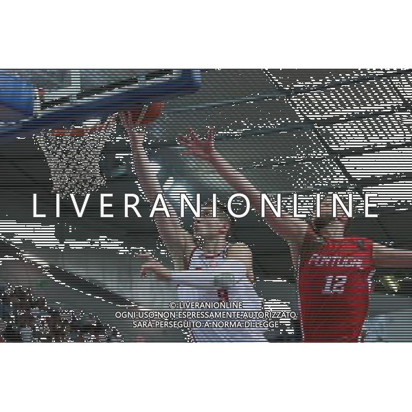 31.08.2016 WLOCLAWEK HALA MISTRZOW KOSZYKOWKA MEZCZYZN KWALIFIKACJE DO MISTRZOSTW EUROPY W KOSZYKOWCE EUROBASKET 2017 MECZ POLKSA - PORTUGALIA NZ. (L) MATEUSZ PONITKA , (P) JOAO GUERREIRO FOTO JAKUB PIASECKI / CYFRASPORT / NEWSPIX.PL --- Newspix.pl/ AGENZIA ALDO LIVERANI SAS - ITALY ONLY EDITORIAL USE ONLY