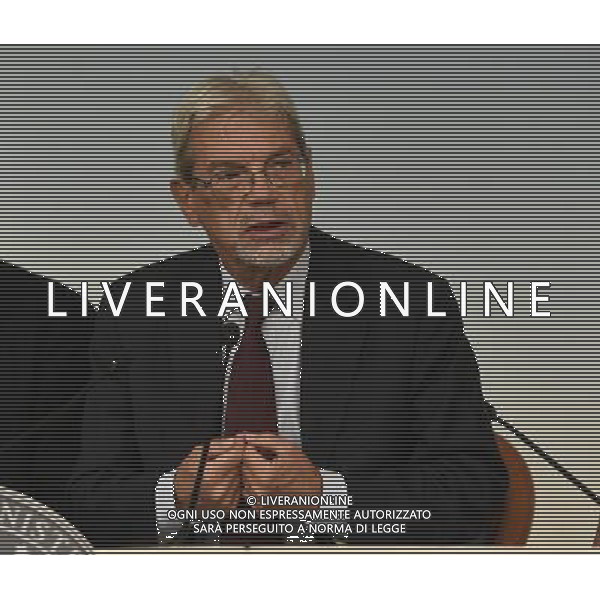 Conferenza stampa dopo il Consiglio dei Ministri - Roma - 01.09.2016 - Palazzo Chigi - nella foto: Claudio De Vincenti Sottosegretario alla Presidenza del Consiglio /Ph.Corradetti-Ag Aldo Liverani/ AGENZIA ALDO LIVERANI SAS
