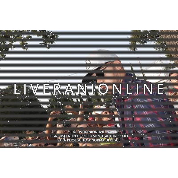 Lewis Hamilton (GBR) Mercedes AMG F1 with fans. 02.09.2016. Formula 1 World Championship, Rd 14, Italian Grand Prix, Monza, Italy, Practice Day. / AGENZIA ALDO LIVERANI SAS - ITALY ONLY EDITORIAL USE ONLY