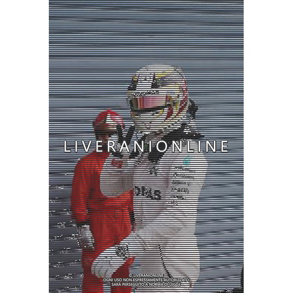 Lewis Hamilton (GBR) Mercedes AMG F1 celebrates his pole position in parc ferme. 03.09.2016. Formula 1 World Championship, Rd 14, Italian Grand Prix, Monza, Italy, Qualifying Day. / AGENZIA ALDO LIVERANI SAS - ITALY ONLY EDITORIAL USE ONLY - PROVE UFFICIALI