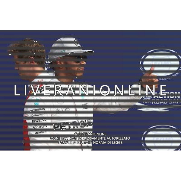 Lewis Hamilton (GBR) Mercedes AMG F1 celebrates his pole position in parc ferme. 03.09.2016. Formula 1 World Championship, Rd 14, Italian Grand Prix, Monza, Italy, Qualifying Day. / AGENZIA ALDO LIVERANI SAS - ITALY ONLY EDITORIAL USE ONLY - PROVE UFFICIALI