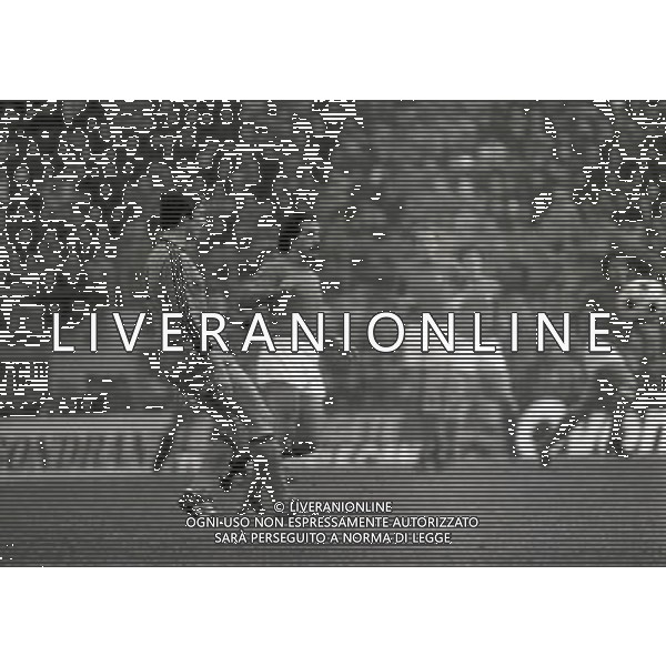 MILANO STADIO SAN SIRO ITALIA OLANDA 1979 NELLA FOTO AZIONE DA GIOCO AG ALDO LIVERANI SAS 