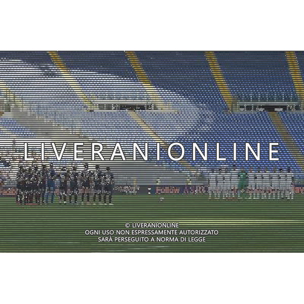 Festa della Famiglia Amichevole Roma - 03.09.2016 - Stadio Olimpico - Roma vs San Lorenzo de Almagro - nella foto: le due formazioni schierate durante il minuto di silenzio in ricordo delle vittime del terremoto del 24 agosto /Ph.Corradetti-Ag Aldo Liverani