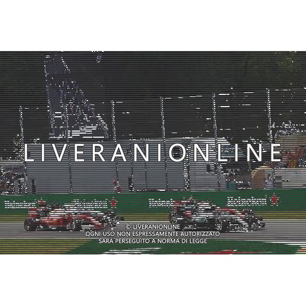 Nico Rosberg (GER) Mercedes AMG F1 W07 Hybrid leads at the start of the race. 04.09.2016. Formula 1 World Championship, Rd 14, Italian Grand Prix, Monza, Italy, Race Day. / AGENZIA ALDO LIVERANI SAS - ITALY ONLY EDITORIAL USE ONLY